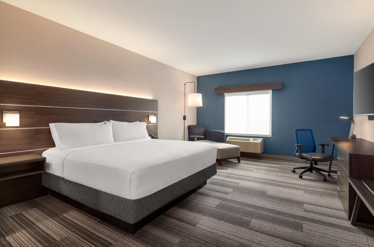 Holiday Inn Express & Suites Denver Airport By Ihg Exterior photo